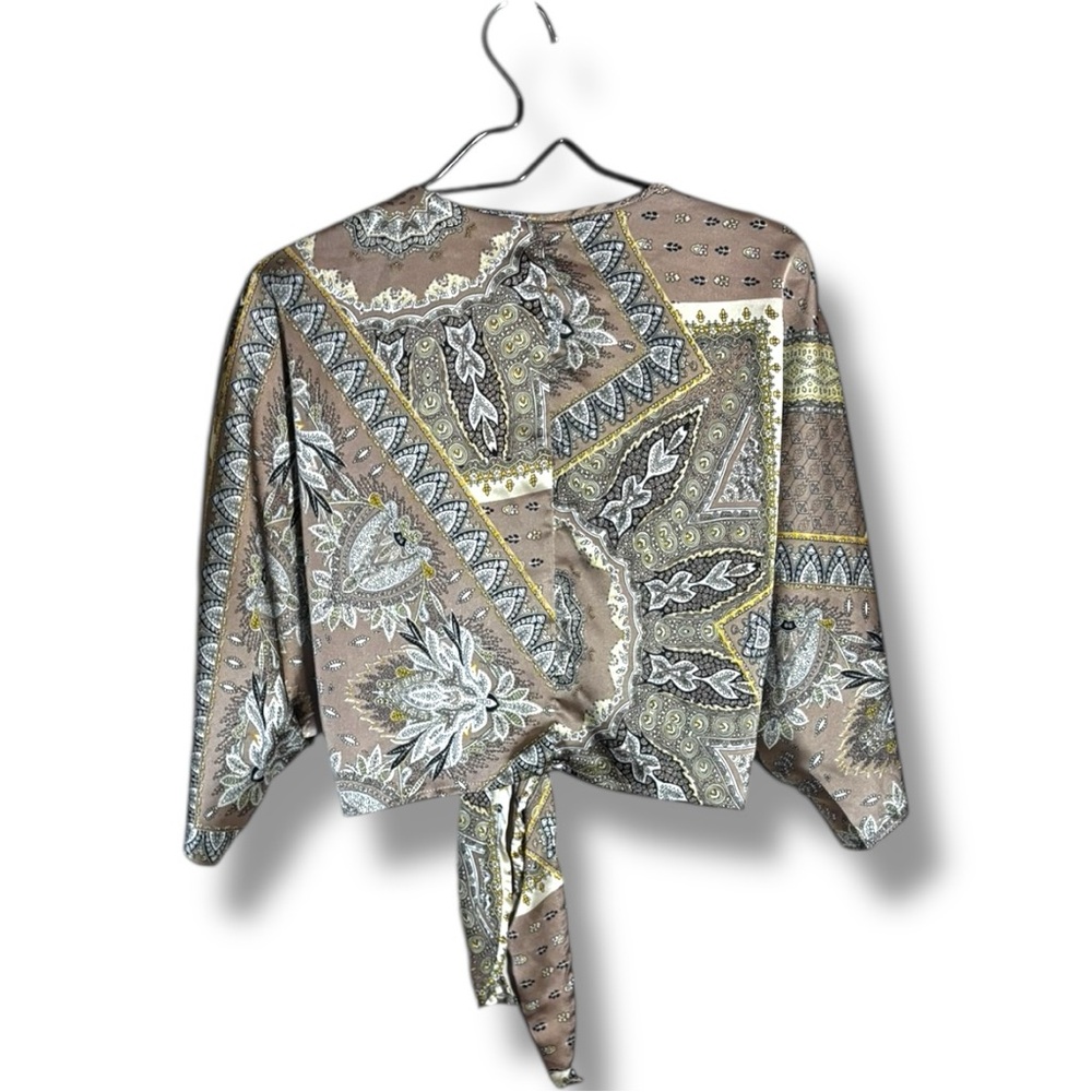 SHEIN Paisley Cream/Gold/Brown Tie-Front Collarless Cropped Festival Blouse - Picture 15 of 16